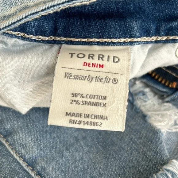 Bermuda shorts - Picture 5 of 7